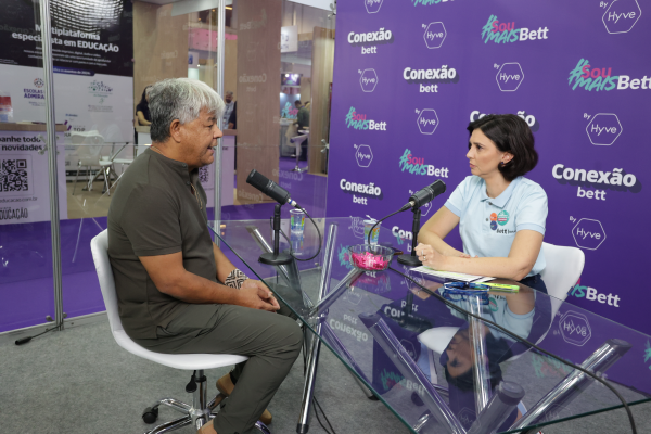 O discurso existe, mas &eacute; necess&aacute;rio mais pr&aacute;tica, diz Kak&aacute; Wer&aacute; sobre pol&iacute;ticas p&uacute;blicas para educa&ccedil;&atilde;o ind&iacute;gena