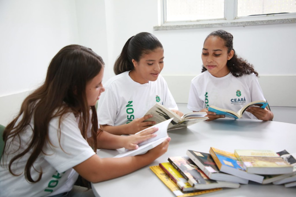 Especialistas avaliam como positiva a reforma do Novo Ensino Médio, porém indefinição sobre o ENEM é uma preocupação