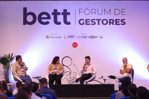 Novas profiss&otilde;es e o futuro do trabalho s&atilde;o t&oacute;picos de debate no F&oacute;rum de Gestores