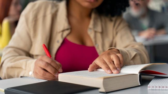 Como a intelig&ecirc;ncia artificial redefine o papel do professor no ensino superior?