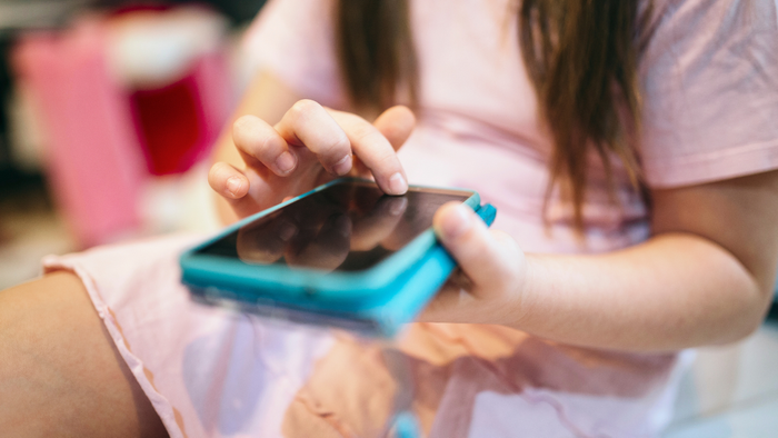 IA na educação: alerta da ciência, apelo ético e o ponto cego entre o ECA Digital e o PL 2.338