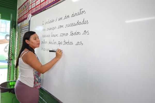 MEC abrir&aacute; 1,2 milh&atilde;o de vagas em curso de educa&ccedil;&atilde;o inclusiva