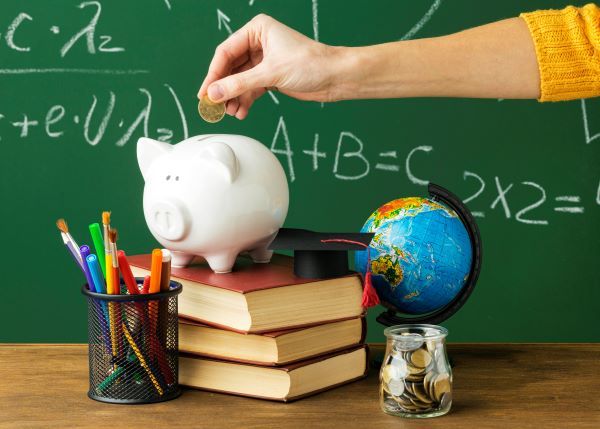 Educação financeira é essencial para preparar as novas gerações a lidar com dinheiro