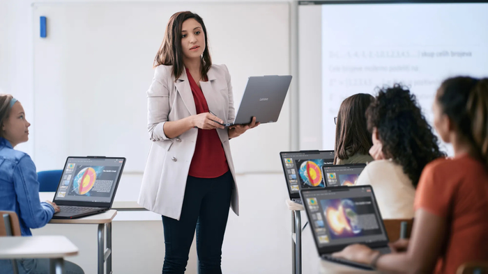 Uso de IA chega a 80% entre professores do Reino Unido, mas a confiança na tecnologia perde força
