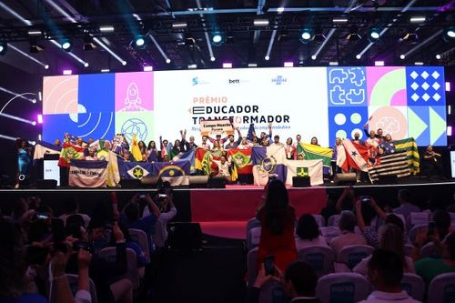 Prêmio Educador Transformador anuncia vencedores da etapa nacional durante 29ª edição da Bett Brasil