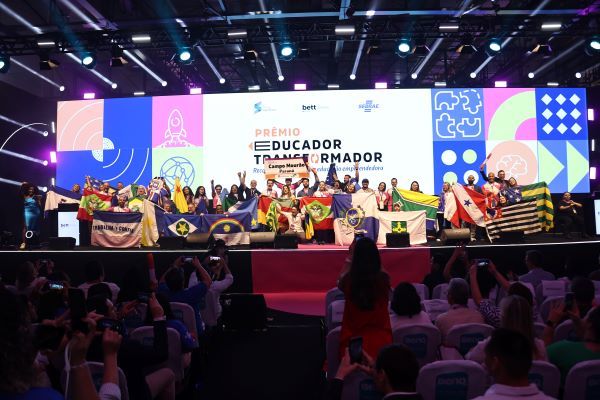Pr&ecirc;mio Educador Transformador anuncia vencedores da etapa nacional durante 29&ordf; edi&ccedil;&atilde;o da Bett Brasil