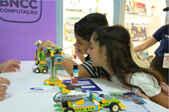 Entre emoções, vínculos e tecnologia: o desenvolvimento integral ganha protagonismo nas escolas