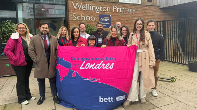 Delega&ccedil;&atilde;o Bett UK: encontros em universidades aprofundam conhecimento de pr&aacute;ticas pedag&oacute;gicas