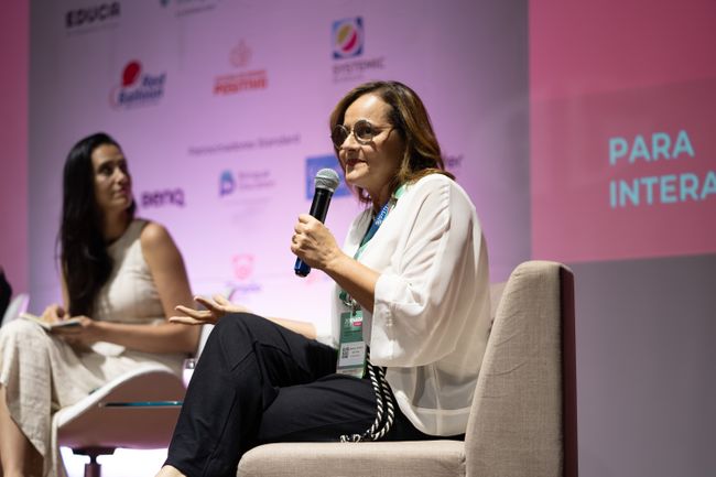 Entrevista com Vanessa Ten&oacute;rio, coidealizadora da Systemic Bilingual: um olhar geral para a gest&atilde;o escolar