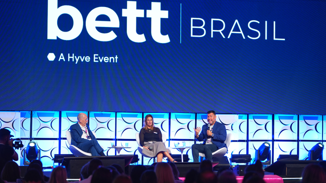 Primeiro dia da Bett Brasil 2026 coloca decis&otilde;es urgentes sobre o setor educacional no centro do debate nacional