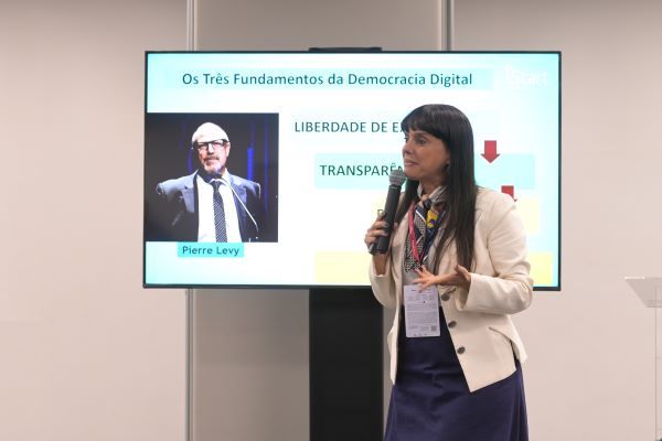Onde est&aacute; a &eacute;tica e cidadania na sociedade digital?