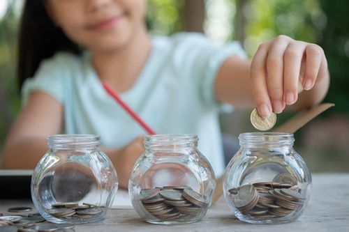 Educação financeira desde cedo: MEC lança programa 