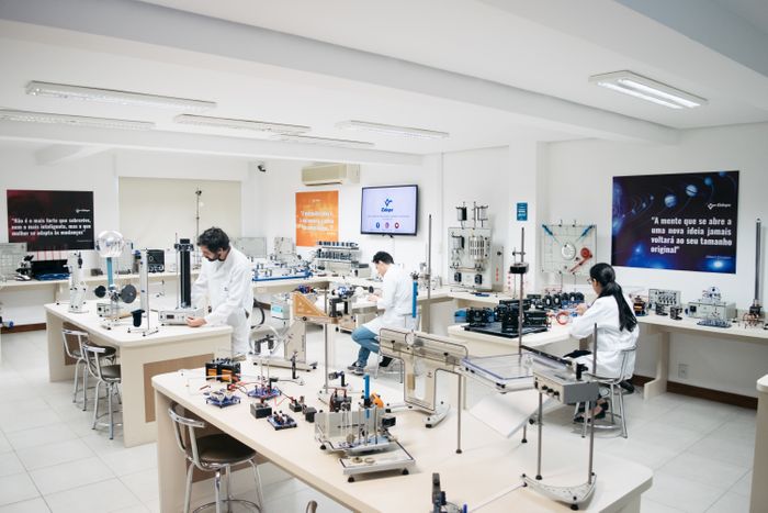 Laboratórios de ensino em ciências básicas