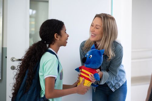 Presente em mais de 800 escolas, LIV celebra 10 anos levando novidades para a BETT Brasil 2025
