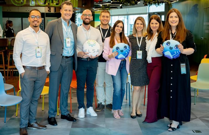 ELSA Corp. apresenta solução de aprendizado com IA para escolas na BETT Educar 2025 e marca chegada à América Latina