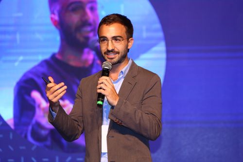 Caio Lo Bianco - LIV (Laboratório Inteligência de Vida)