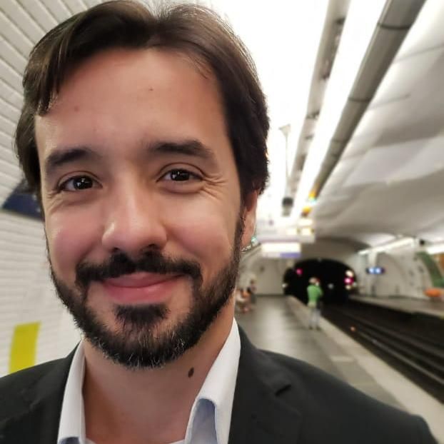 Vinicius de Paula Aguiar Araújo, diretor pedagógico do Colégio Anglo São Paulo. Crédito: Arquivo Pessoal.