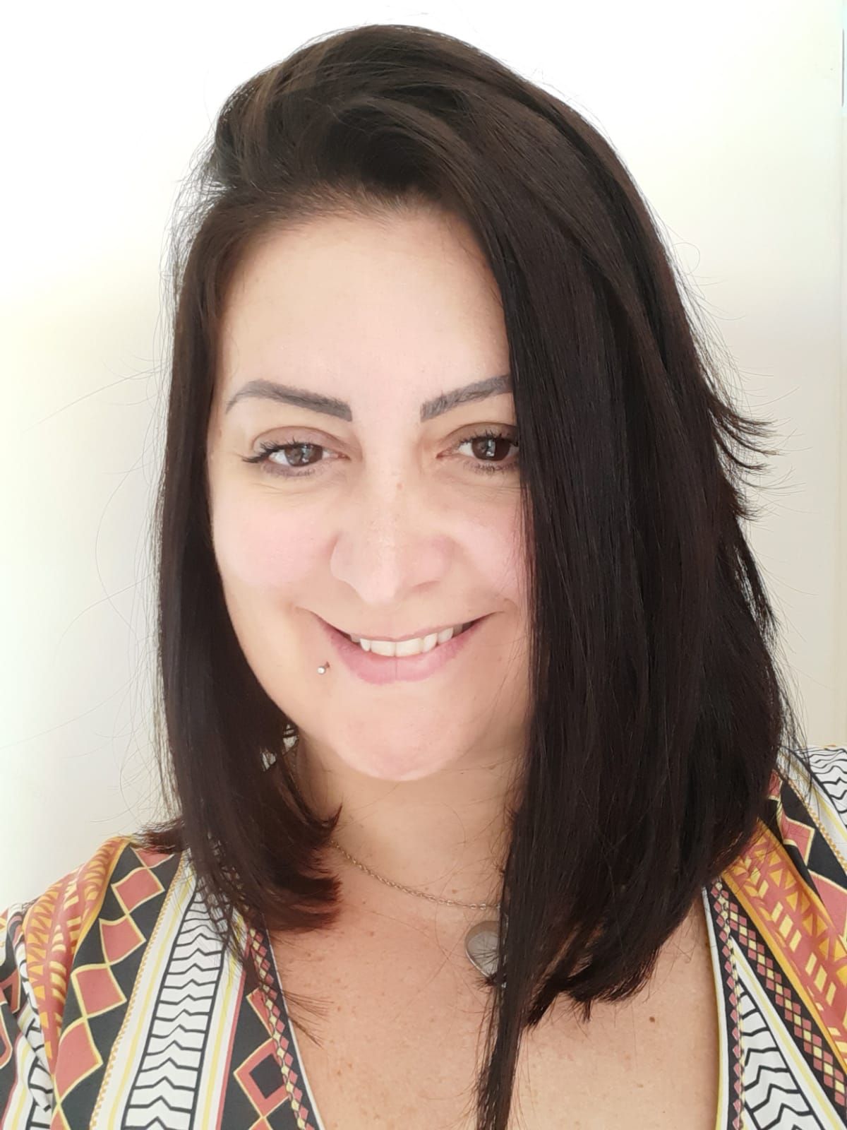 Thais Basile Bett Brasil 2024 English