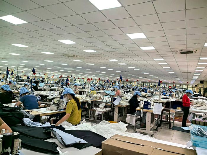 Manufacturer with BSCI and SMETA Certifications