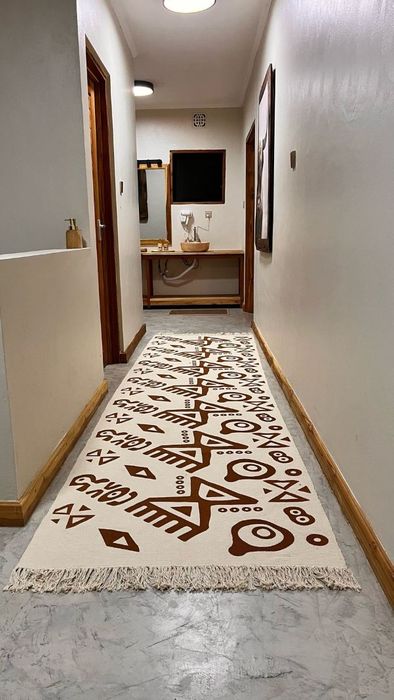 Hotels, Airbnbs and Lodges