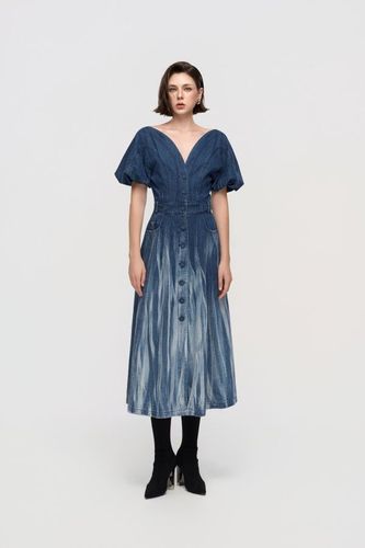Puff-sleeve A-line denim dress