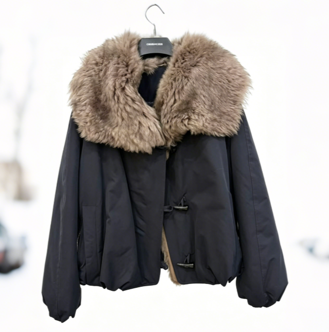 Clophilos Women's Black Luxurious Fur Collar Toggle Jacket - Short Oversized Winter Coat