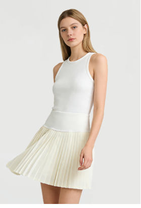 WOMAN TENNIS WEAR