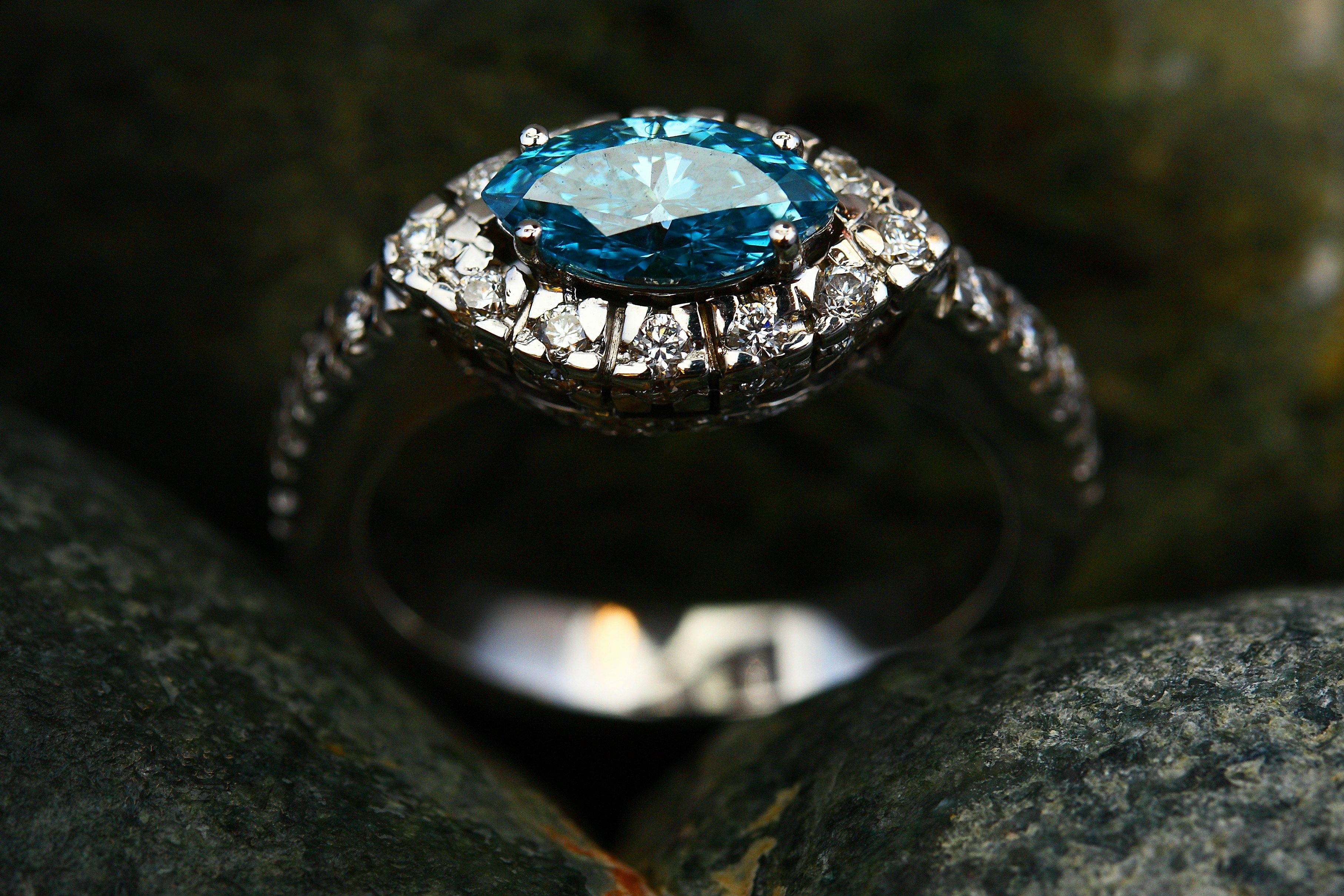 Blue engagement ring 