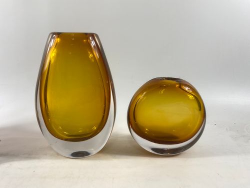GLASS VASE