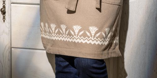 adawee's Canvas Cotton Apron: Crafted Elegance for Culinary Enthusiasts