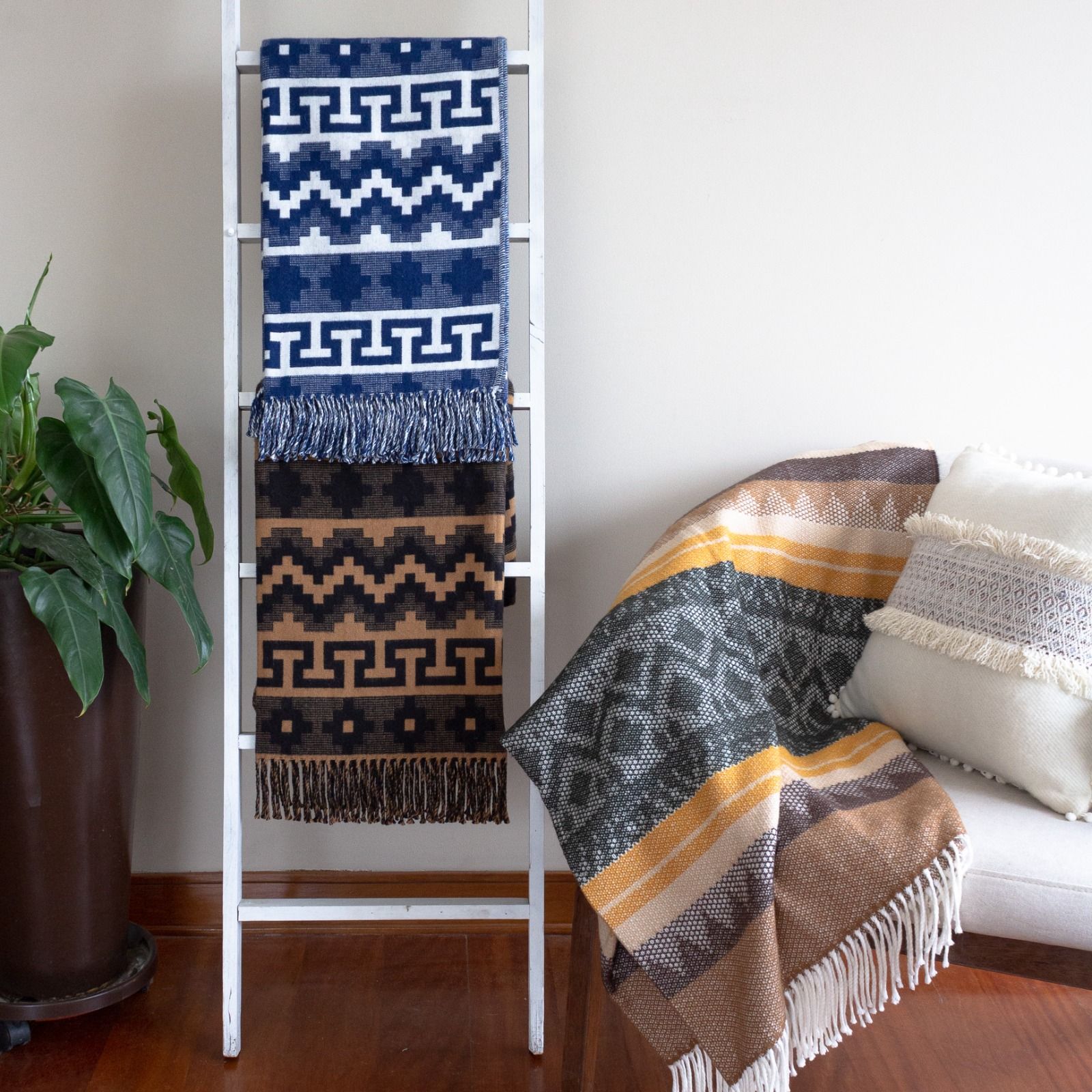 BLANKETS AND VINTAGE RUGS