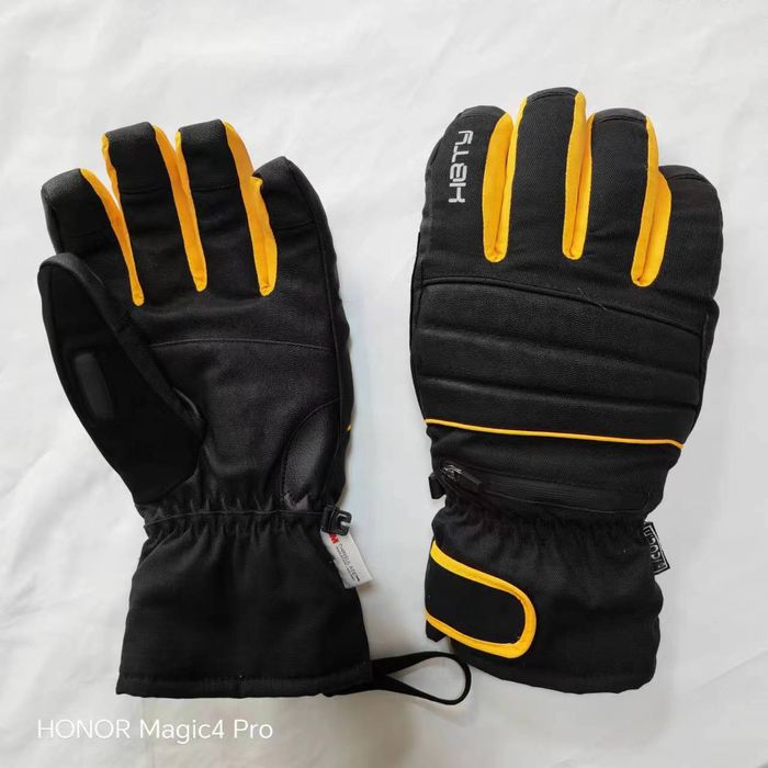 ski gloves