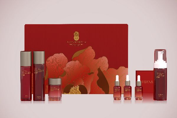 LUANNA/An Eastern botanical natural skincare brand dedicated to peony research and development.