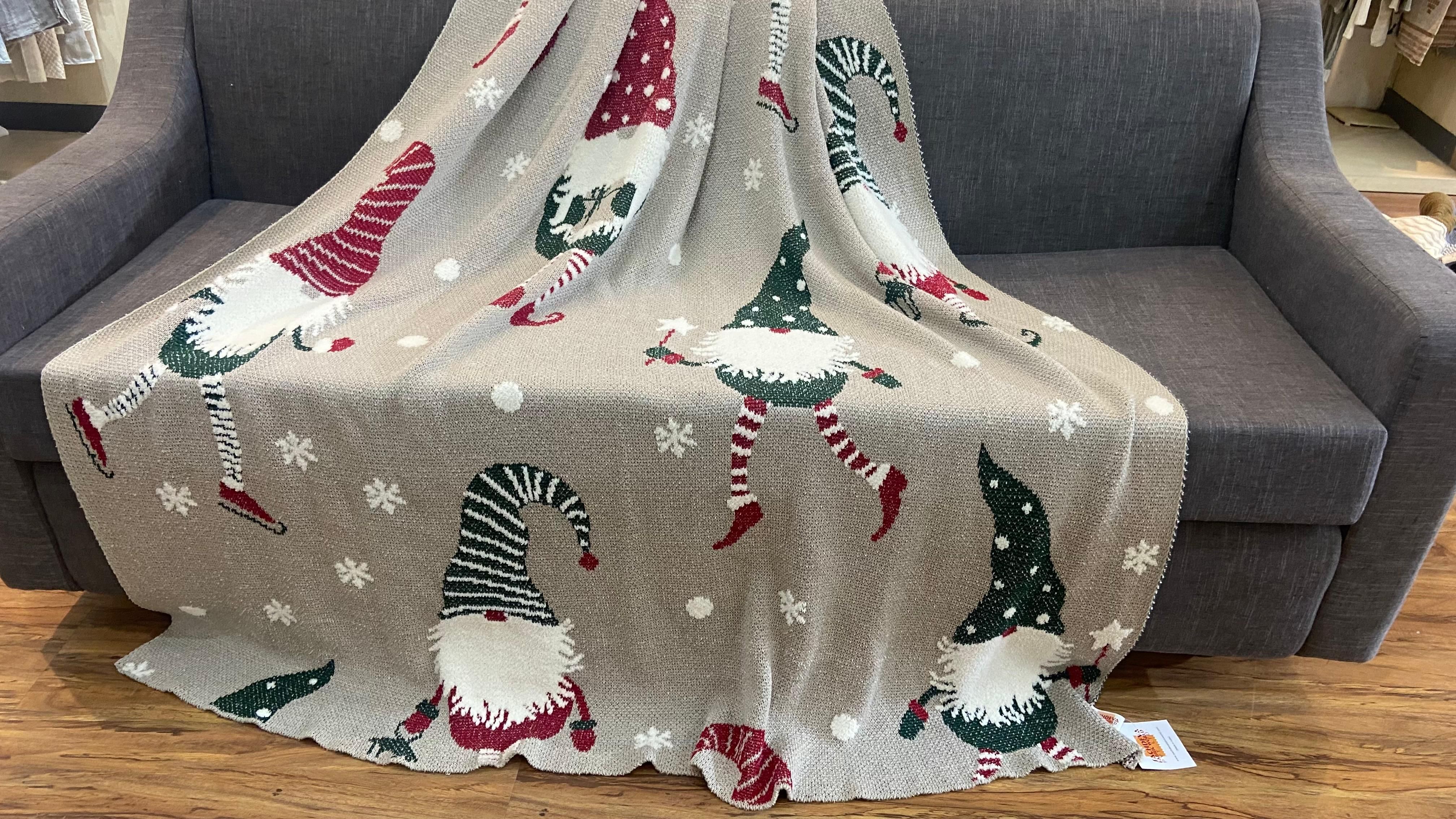 Knitted Throws & Blankets