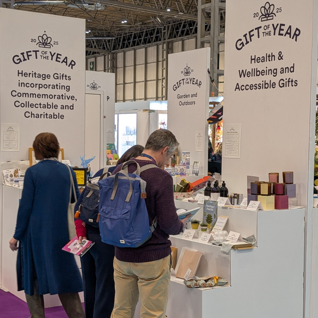 GIFT OF THE YEAR DISPLAY VISITOR