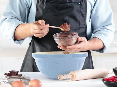 mixing bowls
