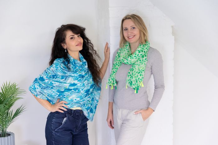 Viscose Scarves to Complement or Clash