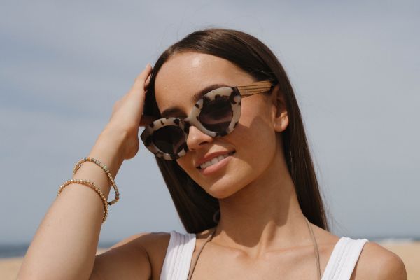 SOEK® STEVIE IVORY TORT l Black Polarised Lens l Walnut Arms