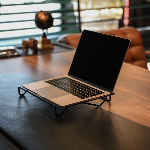 LAPTOP / TABLET HOLDER WIRE STAND