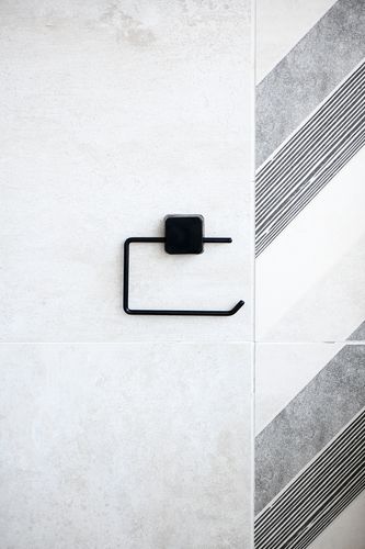 LID FREE TOILET PAPER HOLDER