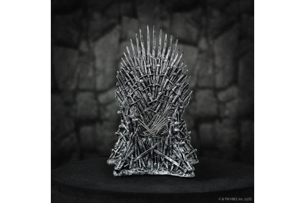 Iron Throne Magnetic Stand