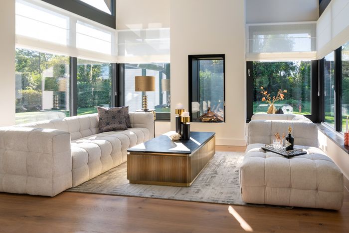 Merrol sofa and easy chair