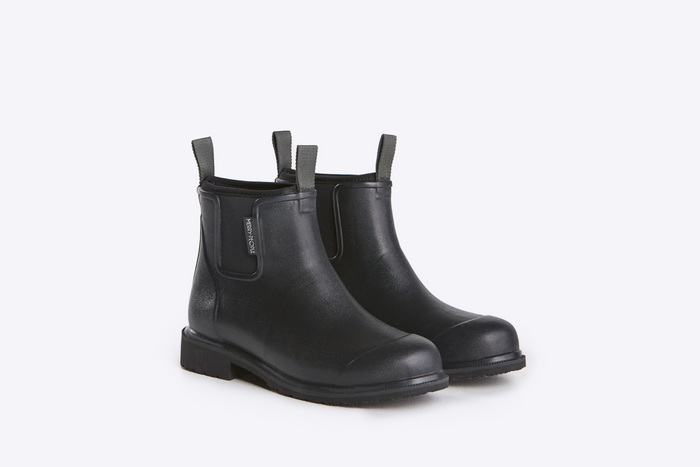 Bobbi // Black & Black Ankle Wellington Boot