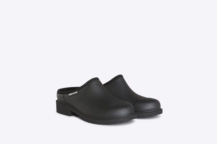 Billie // Black Clog