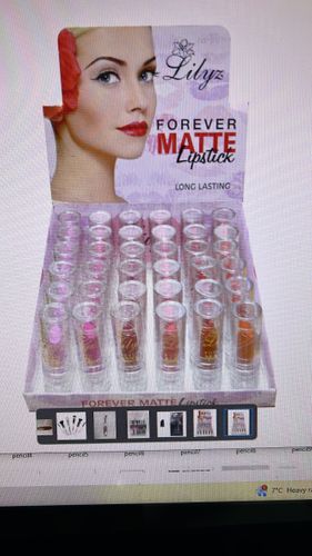 Lipstick products display-02