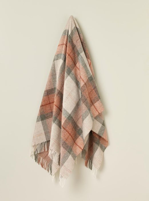 Skye - Coral Throw (T0978/B02)