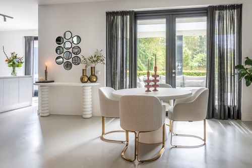Bloomstone collection combined with the Hadley FR chair