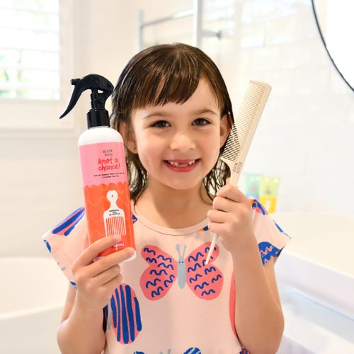 Transform Kids Haircare with No Nasties™ Natural Detangling Spray!