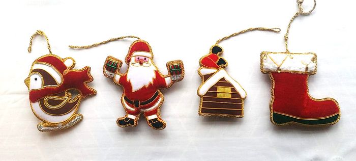 HANGING DECORATIONS SOUVENIRS