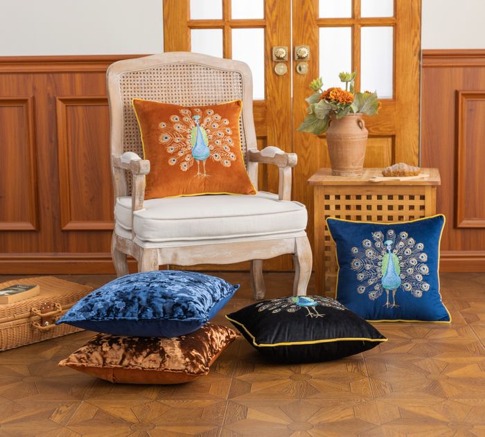 Set of velvet cushions with embroidery and crushed pattern